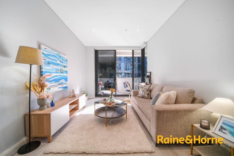 Photo - 304/5 Wentworth Place, Wentworth Point NSW 2127 - Image 2