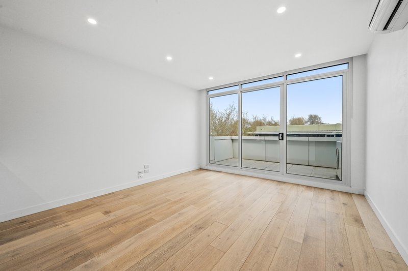 Photo - 304/629 Canterbury Road, Surrey Hills VIC 3127 - Image 3