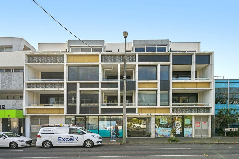 Photo - 304/629 Canterbury Road, Surrey Hills VIC 3127 - Image 1