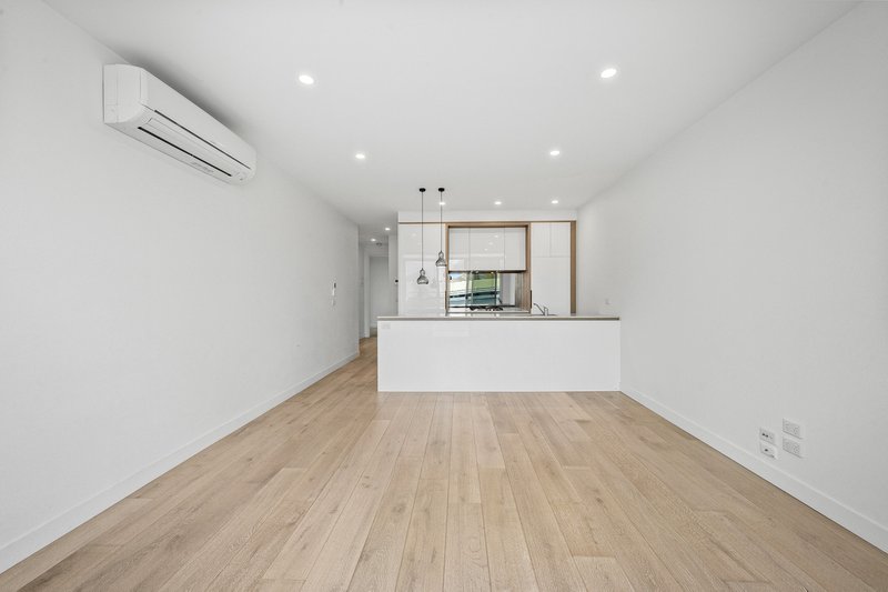 Photo - 304/629 Canterbury Road, Surrey Hills VIC 3127 - Image 3
