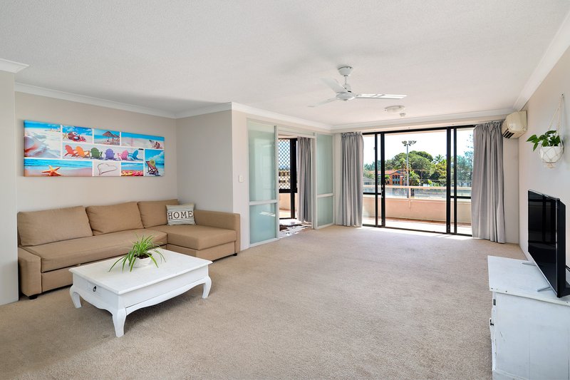 Photo - 304/70 Remembrance Dr , Surfers Paradise QLD 4217 - Image