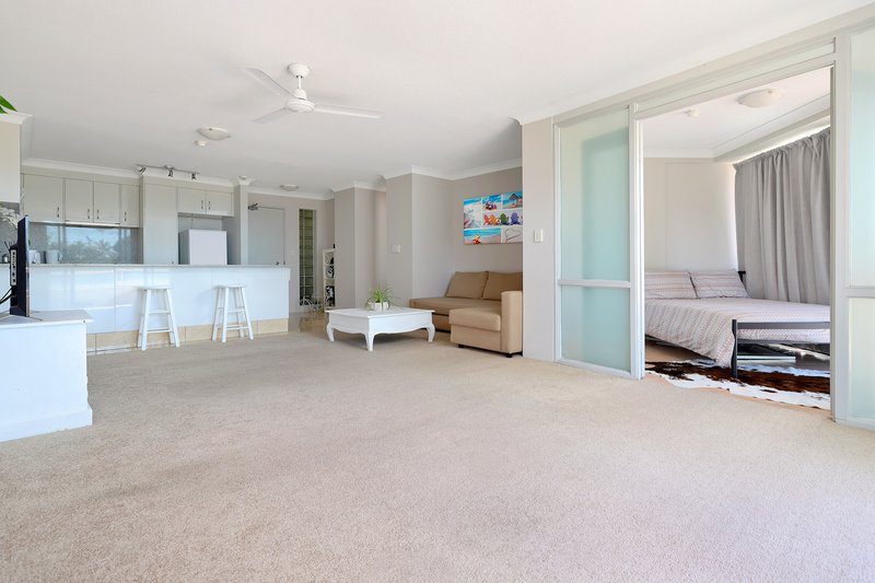 Photo - 304/70 Remembrance Dr , Surfers Paradise QLD 4217 - Image 2