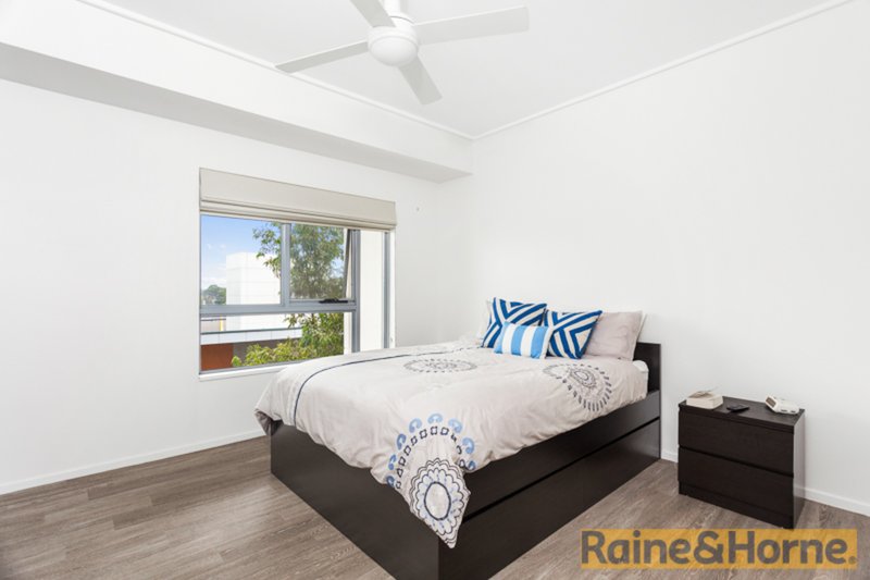 Photo - 304/72 Civic Way, Rouse Hill NSW 2155 - Image 5