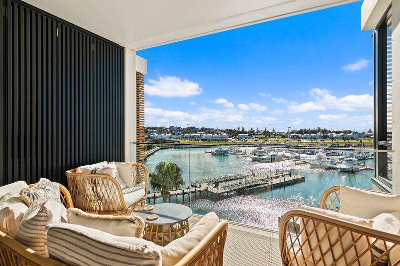 Photo - 304/9 Marina Drive, Shell Cove NSW 2529 - Image 1