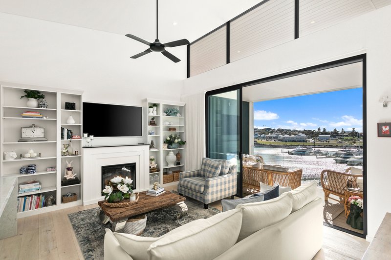Photo - 304/9 Marina Drive, Shell Cove NSW 2529 - Image 5