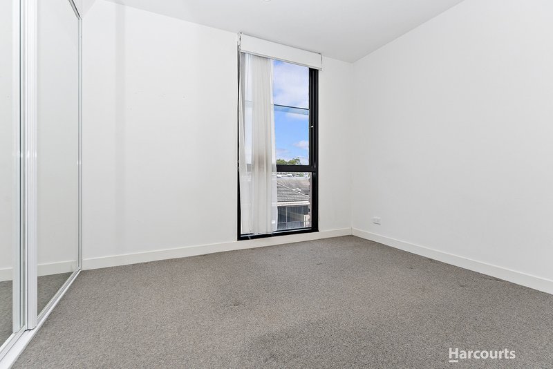 Photo - 304/9 Red Hill Terrace, Doncaster East VIC 3109 - Image 6