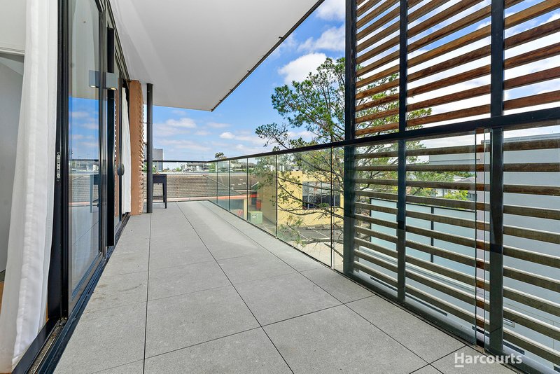 Photo - 304/9 Red Hill Terrace, Doncaster East VIC 3109 - Image 7