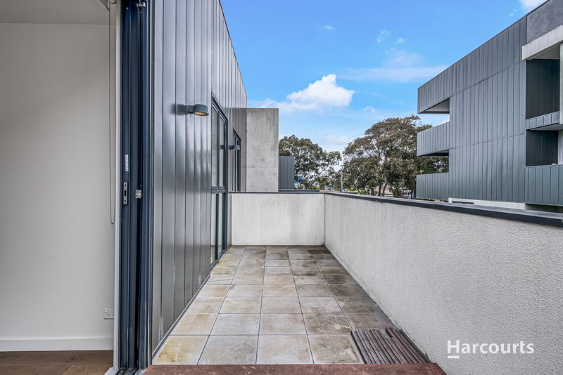 Photo - 304B/57 Middleborough Road, Burwood VIC 3125 - Image 12