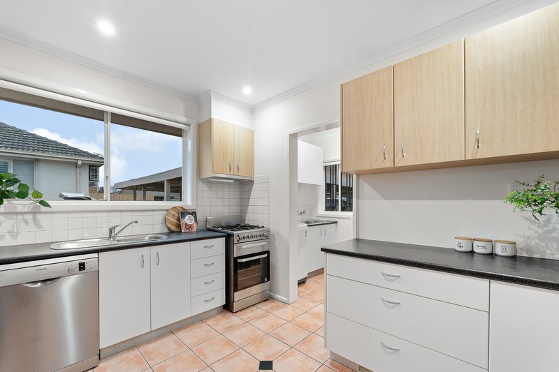 Photo - 304C Warrigal Road, Cheltenham VIC 3192 - Image 11