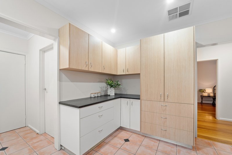 Photo - 304C Warrigal Road, Cheltenham VIC 3192 - Image 12