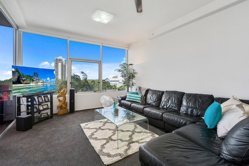 Photo - 305 / 37 Bay Street, Tweed Heads NSW 2485 - Image 2