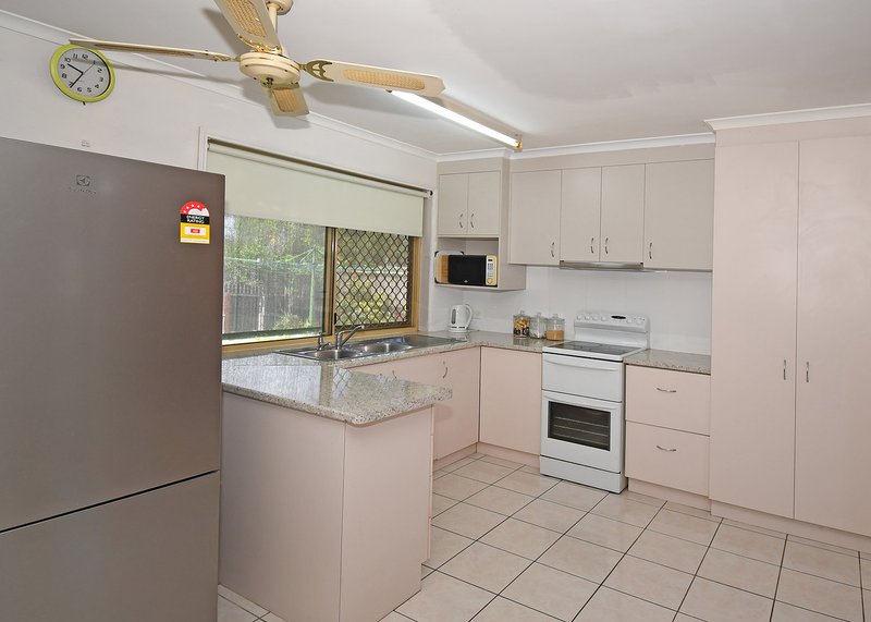 Photo - 305 Boat Harbour Drive, Scarness QLD 4655 - Image 3