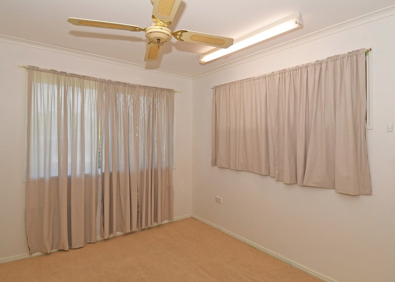 Photo - 305 Boat Harbour Drive, Scarness QLD 4655 - Image 11