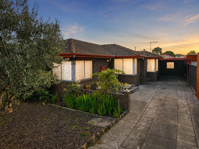 Photo - 305 Cheltenham Road, Keysborough VIC 3173 - Image 1
