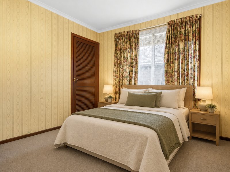 Photo - 305 Cheltenham Road, Keysborough VIC 3173 - Image 6