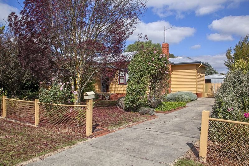 Photo - 305 Eyre Street, Buninyong VIC 3357 - Image 2