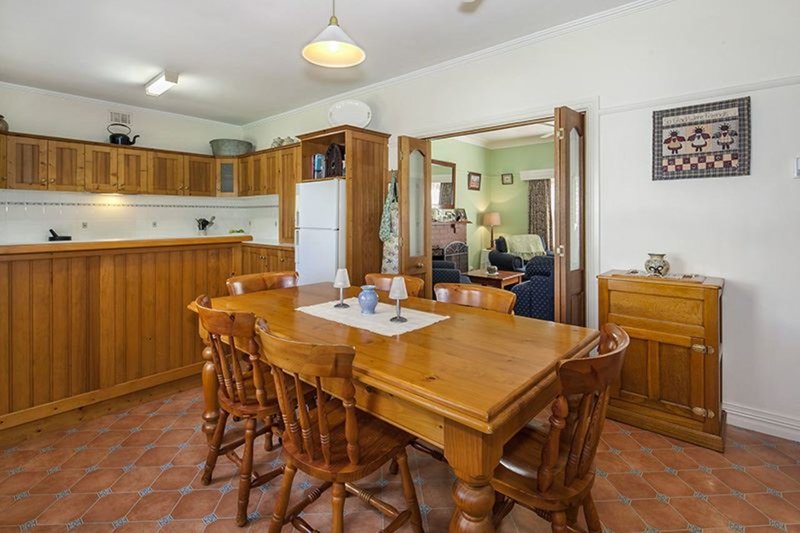 Photo - 305 Eyre Street, Buninyong VIC 3357 - Image 8