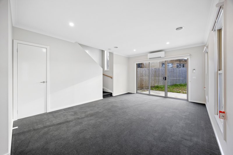 Photo - 305 Sebastopol Street, Redan VIC 3350 - Image 3