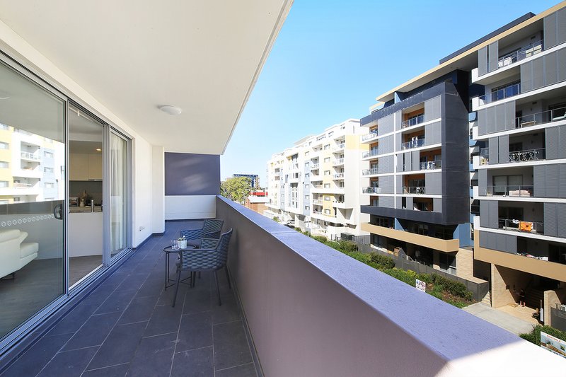 Photo - 305/1 Guess Avenue, Wolli Creek NSW 2205 - Image 8