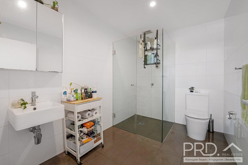 Photo - 305/11C Mashman Avenue, Kingsgrove NSW 2208 - Image 7