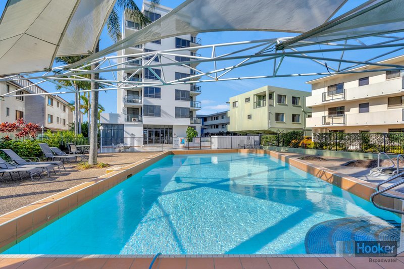 Photo - 305/132 Marine Parade, Southport QLD 4215 - Image 5