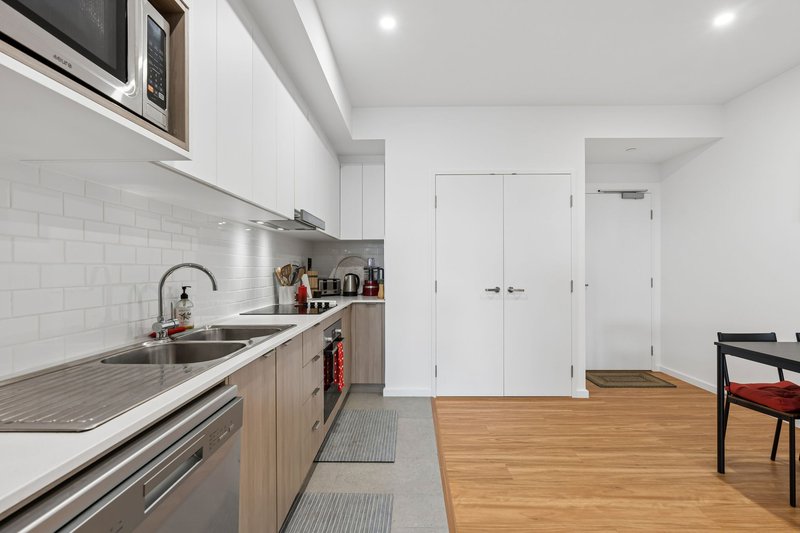 Photo - 305/14 Leila Street, Cannington WA 6107 - Image 7
