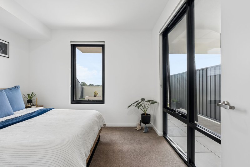 Photo - 305/14 Leila Street, Cannington WA 6107 - Image 11