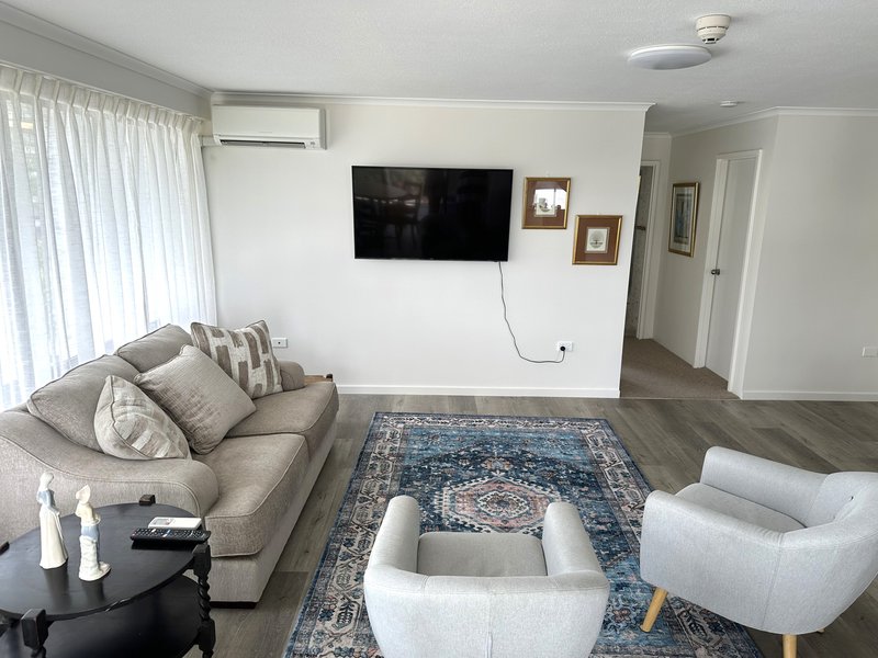 Photo - 305/157 Old Burleigh Road, Broadbeach QLD 4218 - Image 2