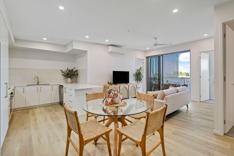 Photo - 305/18-20 Wright Street, Maroochydore QLD 4558 - Image 2