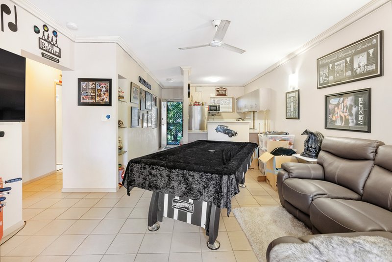 Photo - 305/2-8 Centenary Close, Manoora QLD 4870 - Image 4