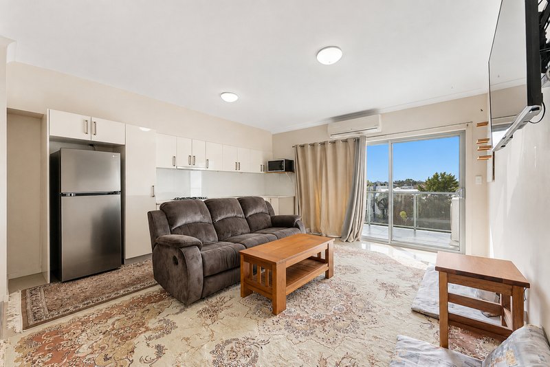 Photo - 305/2 Augustine Street, Mawson Lakes SA 5095 - Image 4