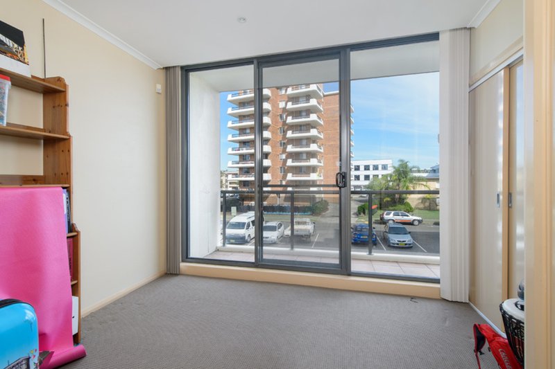 Photo - 305/2 Hollingworth Street, Port Macquarie NSW 2444 - Image 8