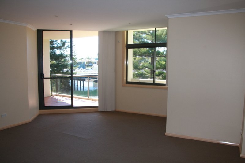 Photo - 305/2 Hollingworth Street, Port Macquarie NSW 2444 - Image 15