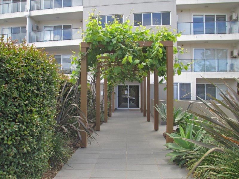 Photo - 305/20-22 Mort Street, Port Macquarie NSW 2444 - Image 2