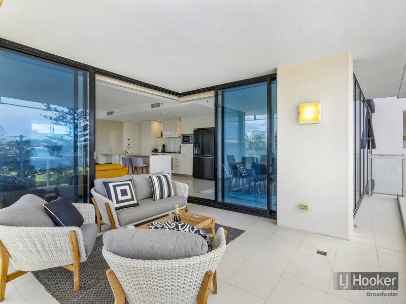 Photo - 305/230 Marine Parade, Labrador QLD 4215 - Image 4