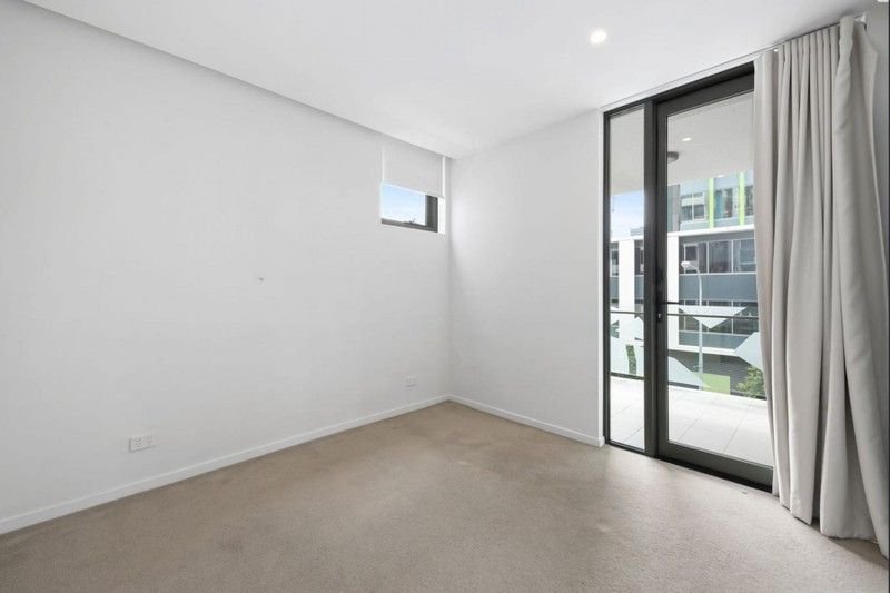 Photo - 305/27 Russell Street, South Brisbane QLD 4101 - Image 10