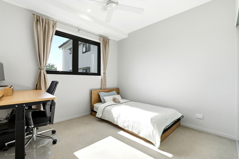 Photo - 305/3 Grout Street, Macgregor QLD 4109 - Image 24
