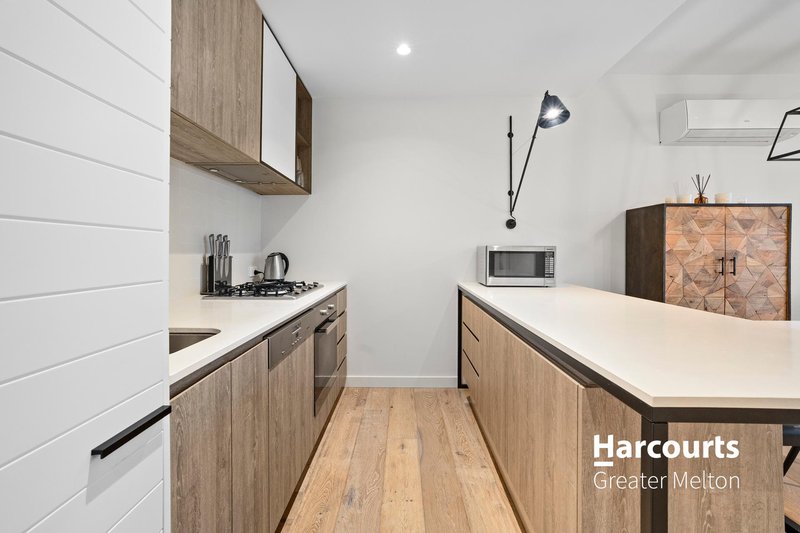Photo - 305/33 Quay Boulevard, Werribee South VIC 3030 - Image 3