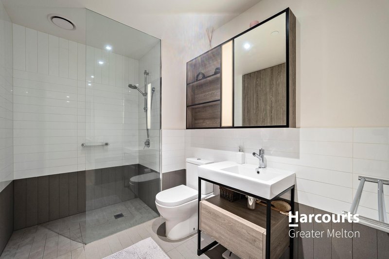 Photo - 305/33 Quay Boulevard, Werribee South VIC 3030 - Image 9