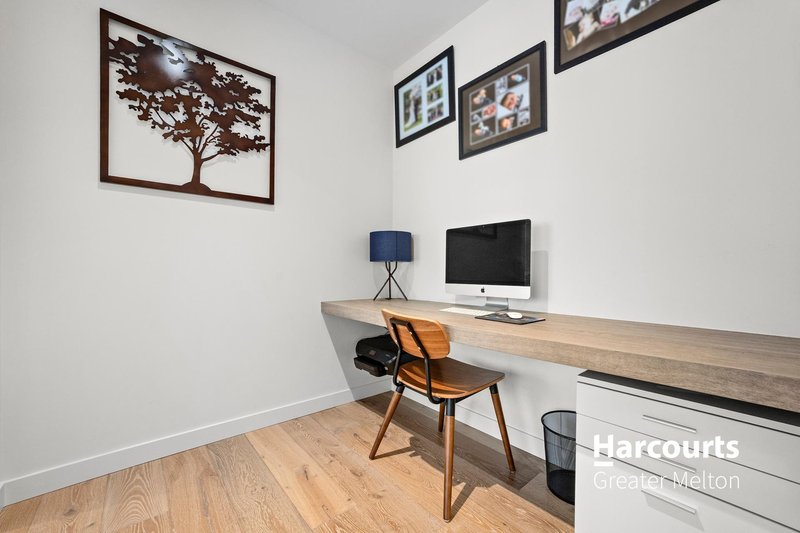 Photo - 305/33 Quay Boulevard, Werribee South VIC 3030 - Image 11