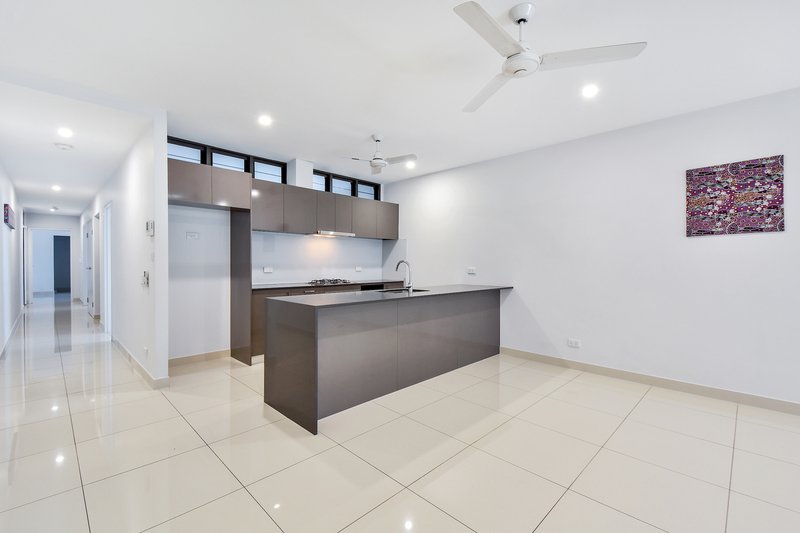 Photo - 305/44 Woods Street, Darwin NT 0800 - Image 5