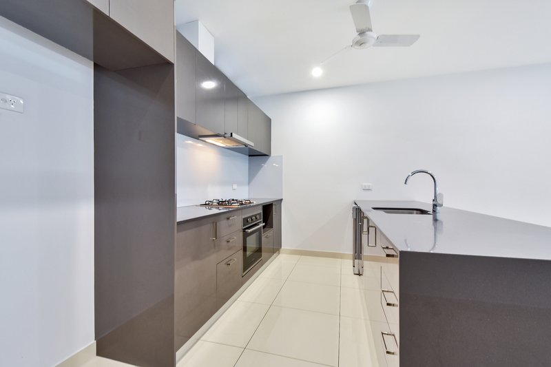 Photo - 305/44 Woods Street, Darwin NT 0800 - Image 6