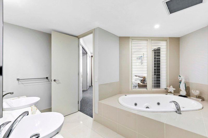 Photo - 305/468 Esplanade , Torquay QLD 4655 - Image 12