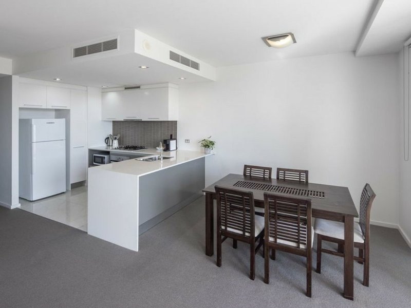 Photo - 3056/3029 The Boulevard, Carrara QLD 4211 - Image 6