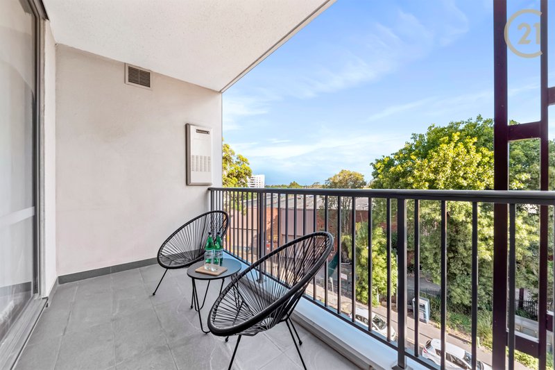 Photo - 305/9-11 Arncliffe Street, Wolli Creek NSW 2205 - Image 8