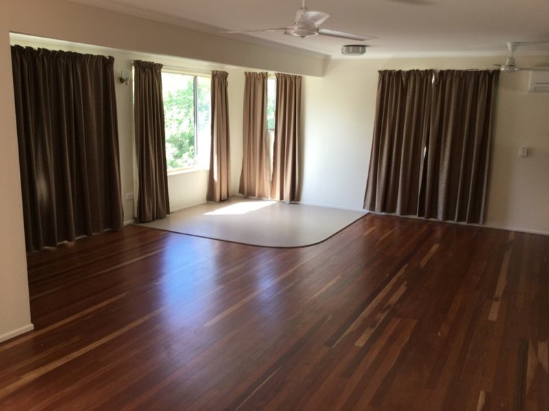 Photo - 306 Blanchfield Street, Koongal QLD 4701 - Image 2