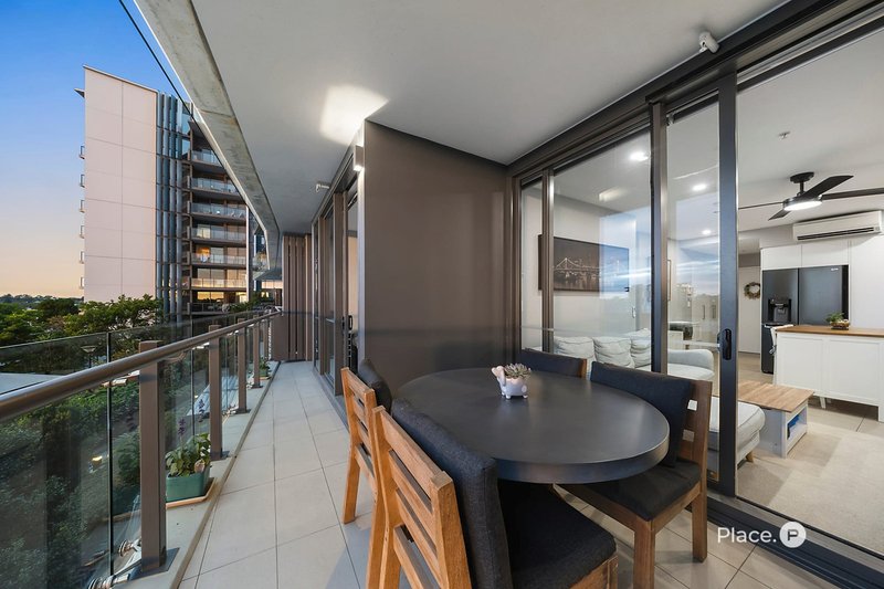 Photo - 30602/300 Old Cleveland Road, Coorparoo QLD 4151 - Image 4