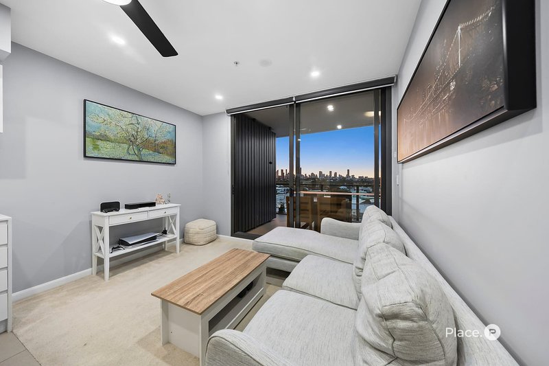 Photo - 30602/300 Old Cleveland Road, Coorparoo QLD 4151 - Image 6