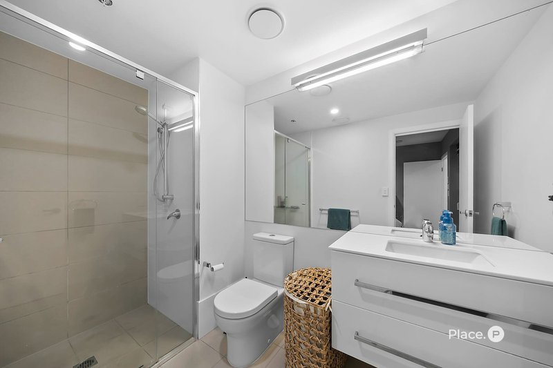 Photo - 30602/300 Old Cleveland Road, Coorparoo QLD 4151 - Image 8