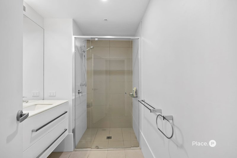 Photo - 30602/300 Old Cleveland Road, Coorparoo QLD 4151 - Image 11